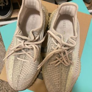 Yeezy Boost 350 V2 Citrin size US 5.5